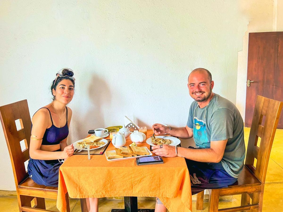 Hotel Dorset Negombo Ngoại thất bức ảnh