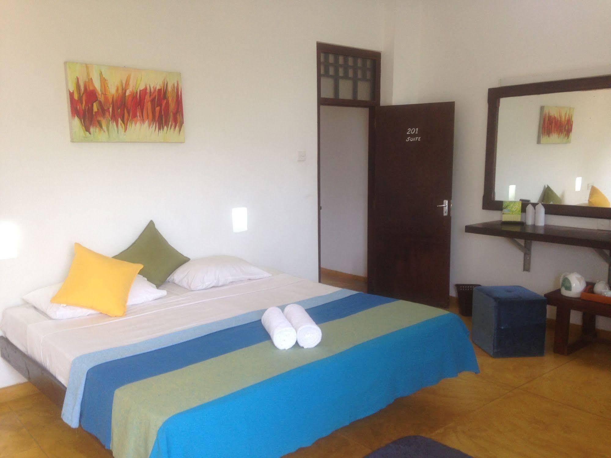 Hotel Dorset Negombo Ngoại thất bức ảnh